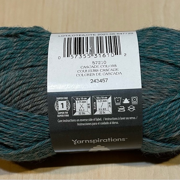 Handmade fingerless mittens - Picture 5 of 5